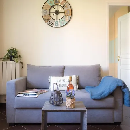 Luxury Apartment Nice Center Beach 3 Min Walk , Free Parking *