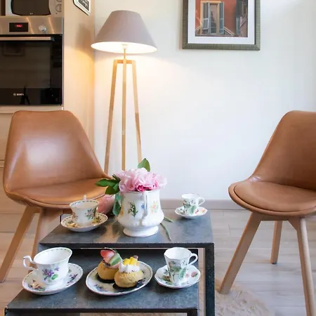 Boutique Center 3 Min Walk , Free Parking Appartement
