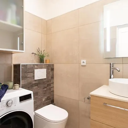 Boutique Center 3 Min Walk , Free Parking Appartement Nice